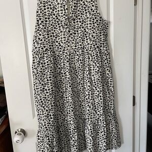 Tradlands Stylish Birdie Sleeveless Black and White Dress